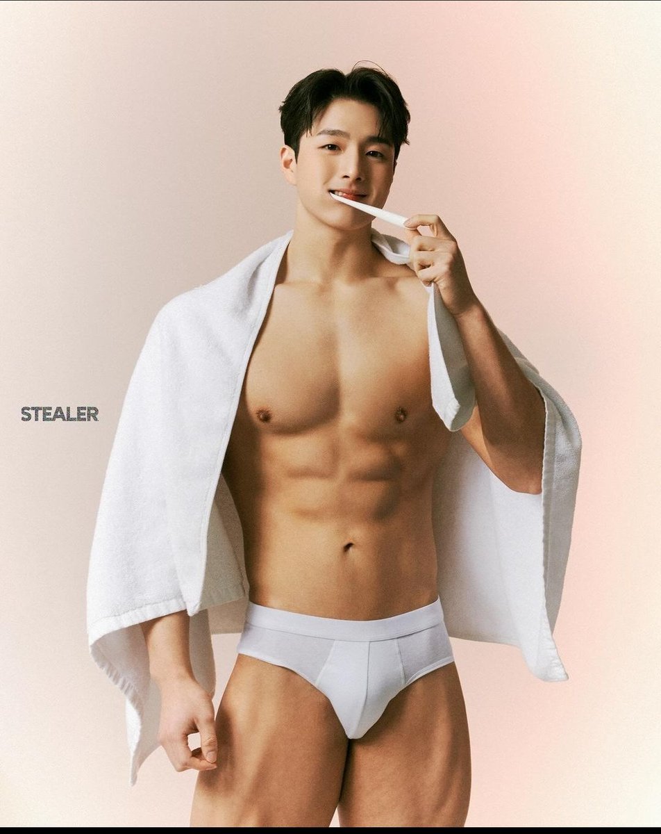 KOREANHUNKS's tweet photo. 하나 둘 셋🎊
#koreanhunks #koreanmodel #malemodel #kmodel2024 #korea. #koreanboy #model2024 https://t.co/JxHe5eyFRx