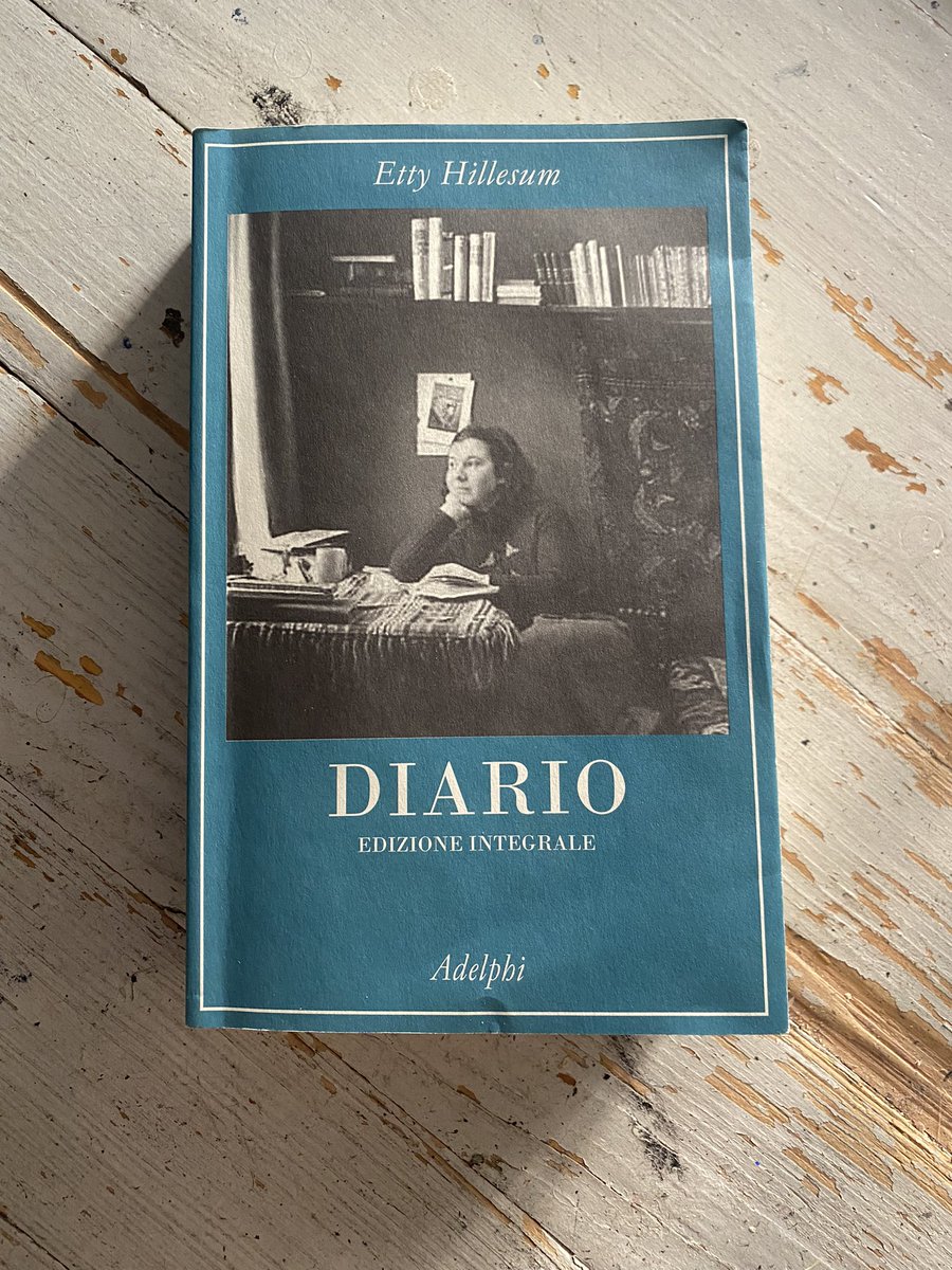 Etty Hillesum 15.1.1914, Middelburg 30.11.1943, Oświęcim Confinata a Westerbork, campo di smistamento da cui un giorno sarà mandata ad Auschwitz, Etty Hillesum esalta ancora in quel «pezzo di brughiera recintato da filo spinato» la sua capacità di essere un «cuore pensante».