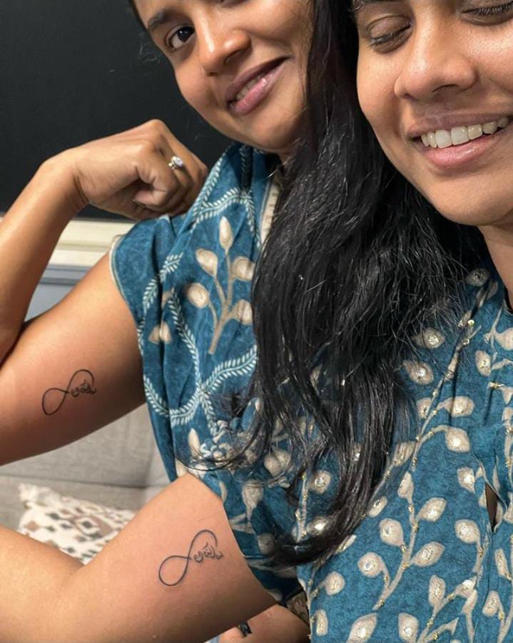 AppuTrendzz's tweet photo. YuvaRajkumar Wife SriDevi And Her Friend Tattoo Posed ♥️

#DrPuneethRajkumar #Yuva https://t.co/PYqJFq8EwW