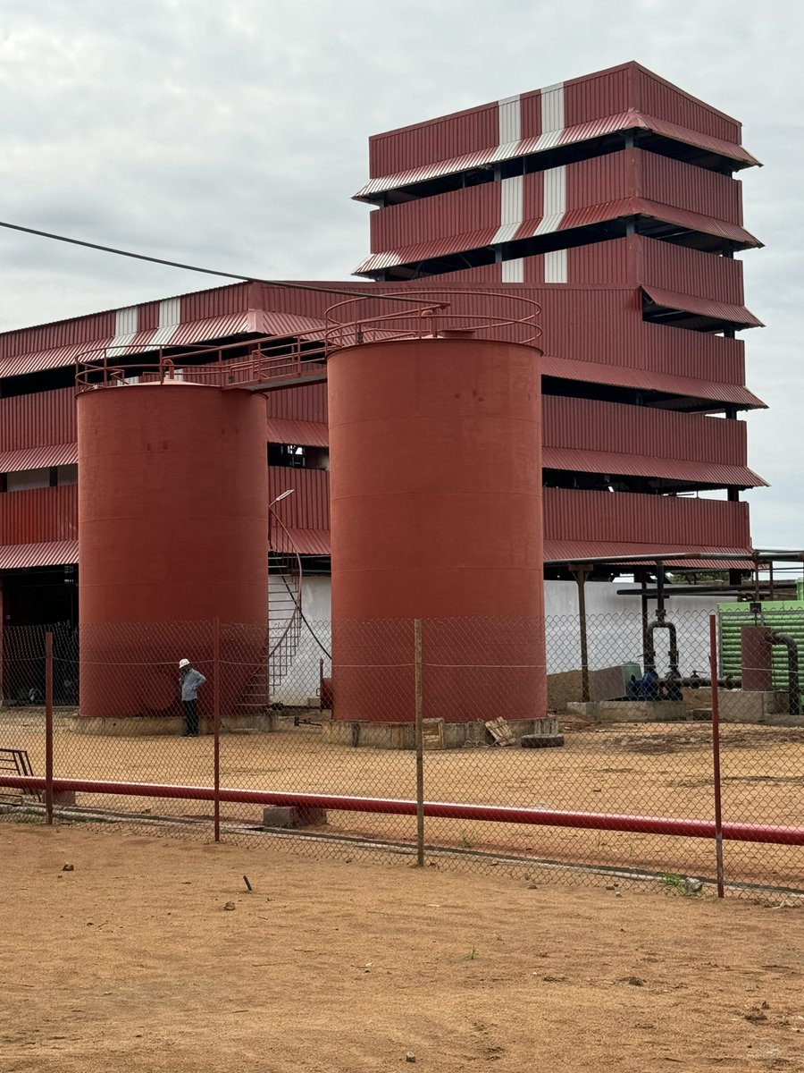 kenafricx21's tweet photo. Hizi ni baadhi ya mashine zilizo pata #MSAMAHA wa #USHURU wa forodha kwa 100%
Hiki ni kiwanda cha kukamua alizeti Wildflower Grain and Oil Mills Company Limited kinachomilikiwa na #MTANZANIA hapa Singida
#changamkiafursa
#2024mwakawauwekezaji
https://t.co/LdWCxnDP4w https://t.co/bcCoLRnjeS