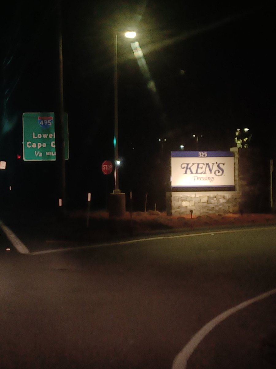 MassholeMickey's tweet photo. @benmaller best monolog of 2024, but alot of chicken talk. Now I'd like chicken but everything is closed #honeymustard #kensdressing Home of Ken's Dressing #benmallershow #mallermiltia https://t.co/WUFbHS16QP