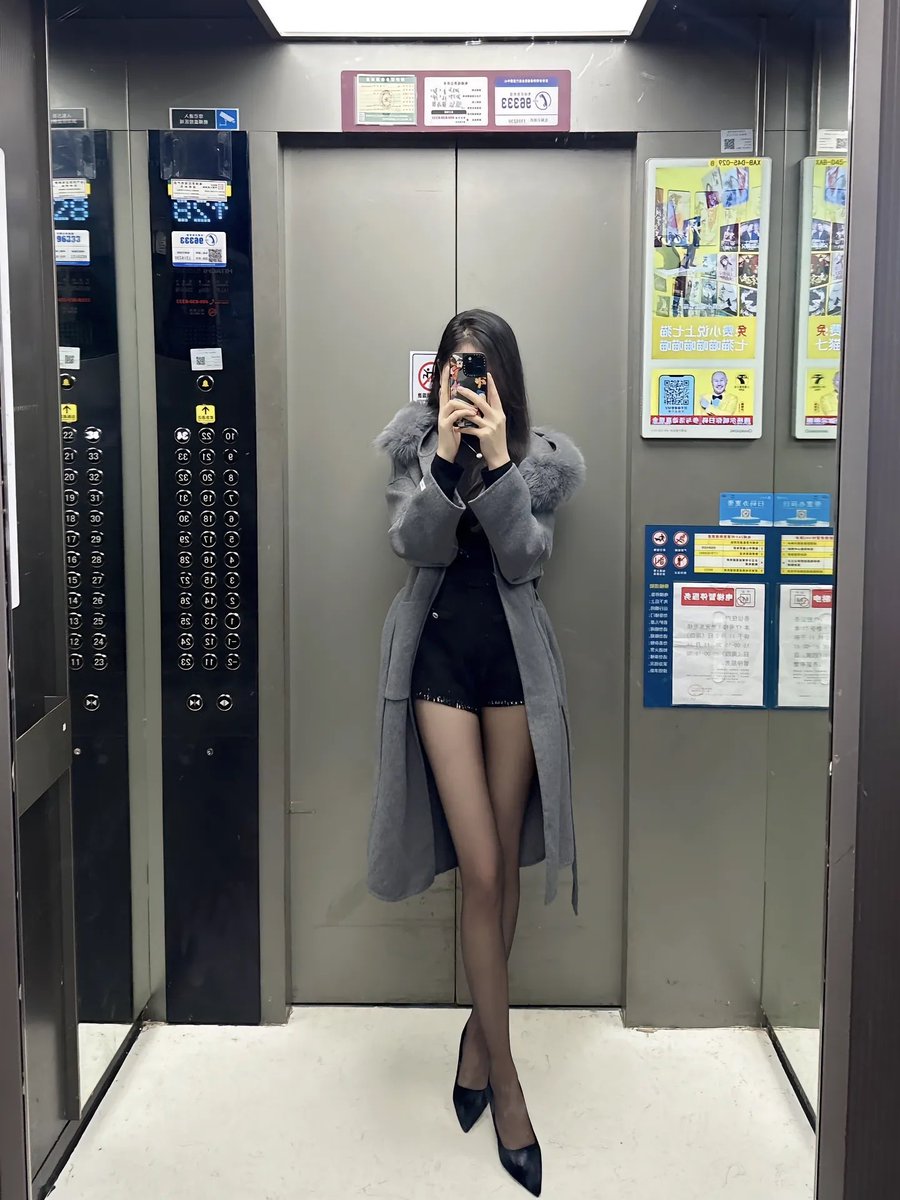 stocking_sao's tweet photo. 天气冷也要穿黑丝 #原味内衣 #原味丝袜😏😏 #原味内衣 #原味底底 #原味内内 #原味高跟鞋 #原味胖次 #原味衣物 #恋腿癖 #恋腿 #恋足 #恋足调教 https://t.co/heZoR3448G