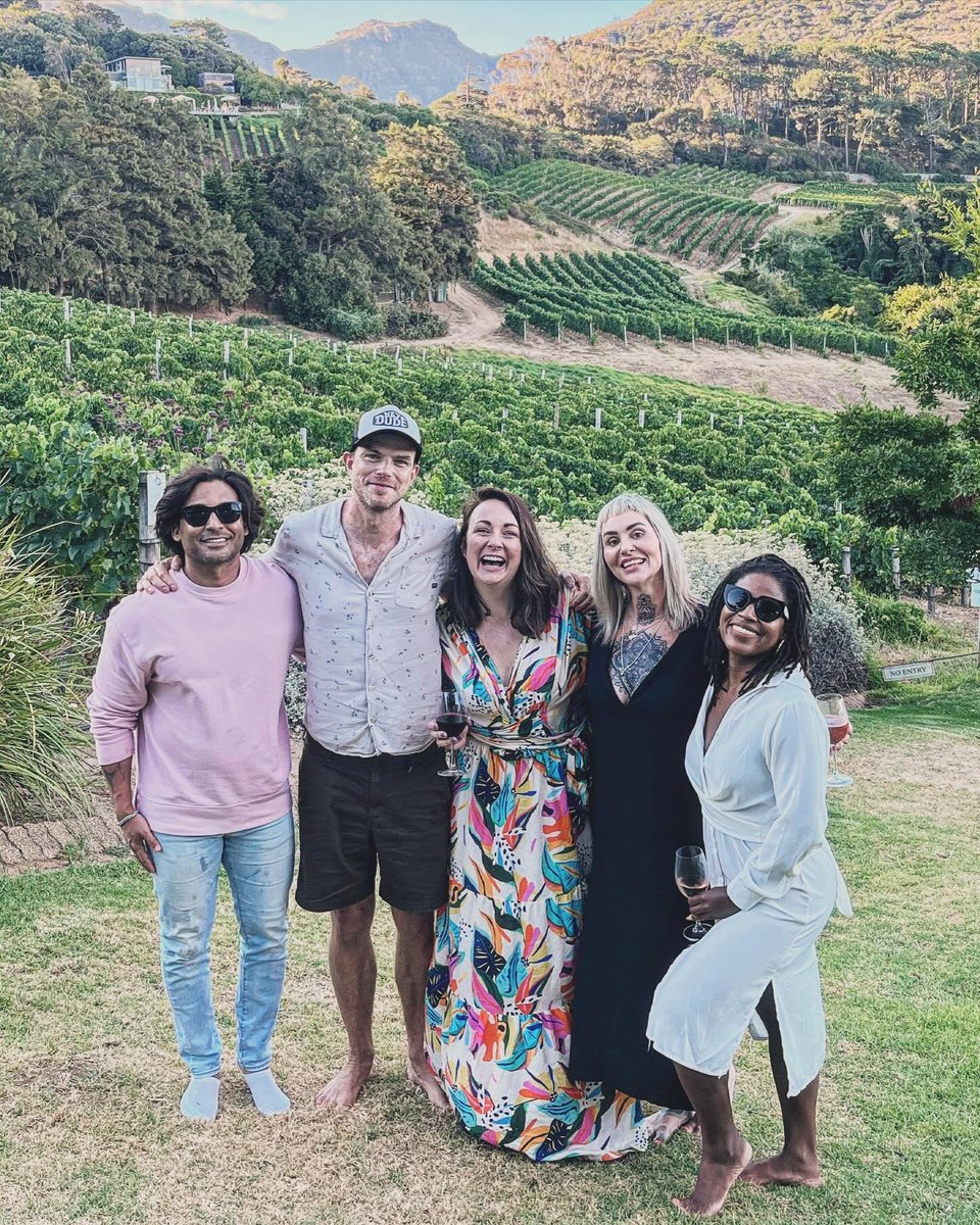 YesReallyAngel's tweet photo. Our first date was on this wine farm 3.5 months ago. 
We sat on this lawn and got to know each other for SEVEN HOURS, (which was a shock when we remembered to look at the time)

Yesterday we returned to the scene of the crime, with friends and laughter, together 🩷🥰 https://t.co/gGGQCREnsC