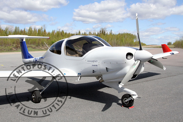 lentopostifi's tweet photo. #ICYMI: Pakkolasku rannalle Espanjassa - Patrian Diamond DA40 NG -koneessa mahdollisesti moottorihäiriö https://t.co/w3ornPPwSx #Patria #ilmailu #Diamond #DA40 https://t.co/QWKBu578xP
