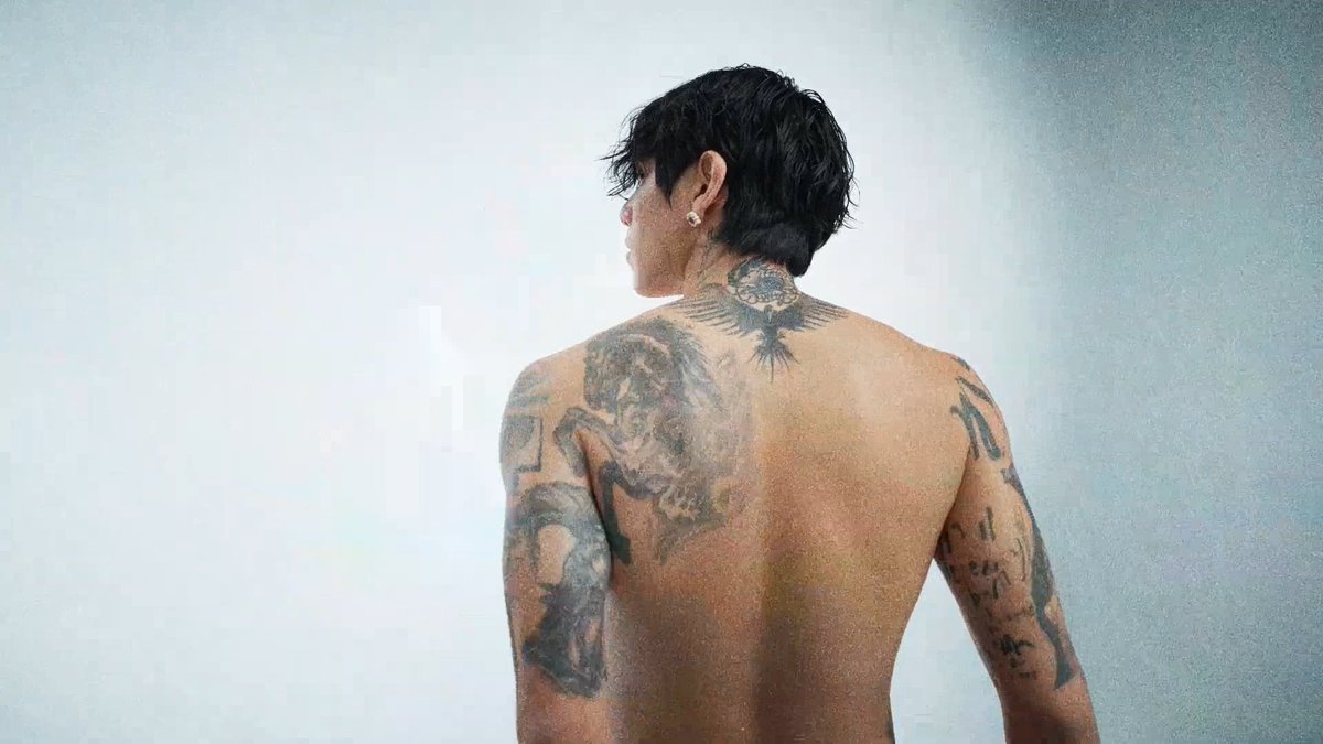 nidprian's tweet photo. each tattoo stands not as a static design, but as a living, breathing entity, mirroring the kaleidoscope of experiences that shape the of my essence. the geometric precision of lines converges with the organic chaos of symbols, an alchemical fusion echoing the dichotomy within. https://t.co/BvgGL48kW5