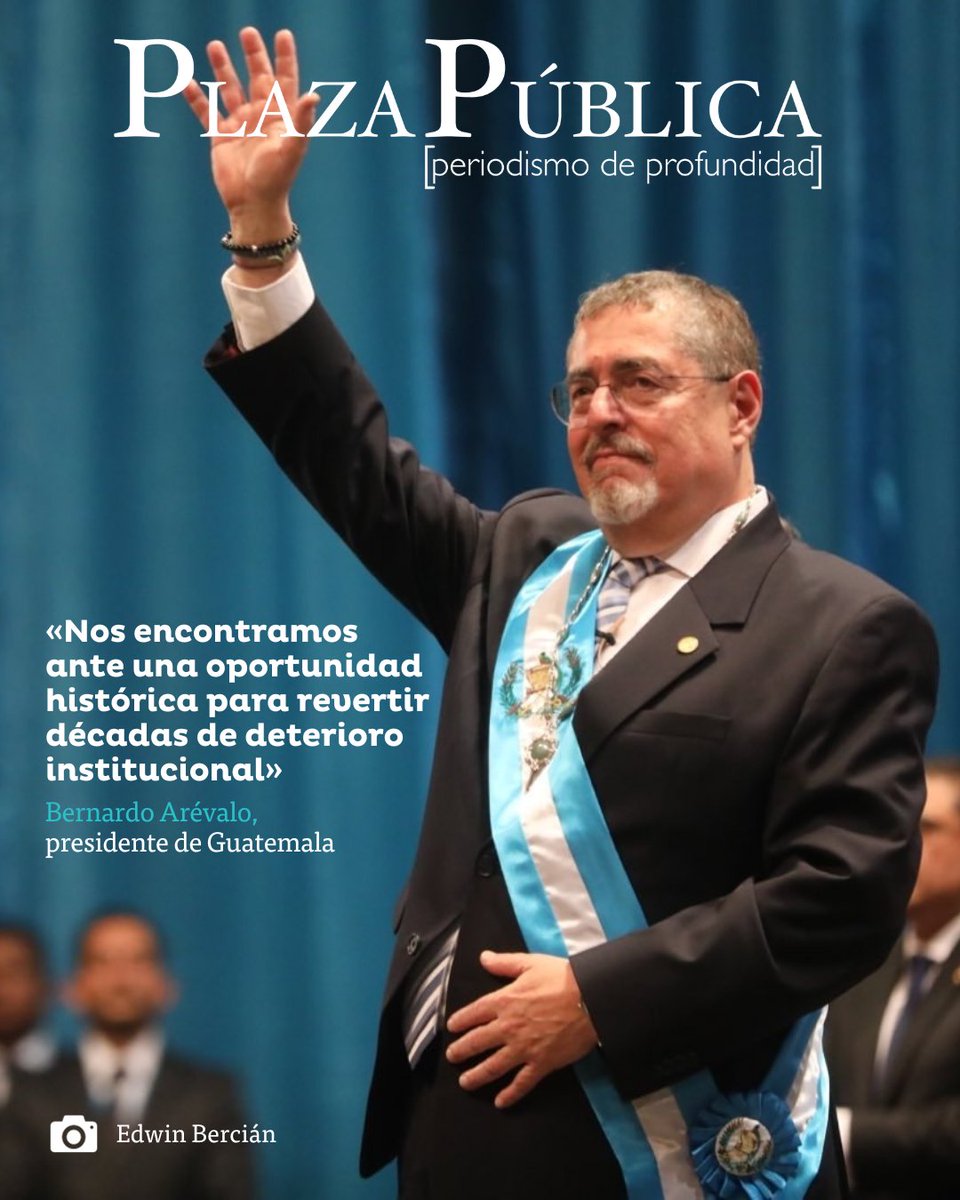 PlazaPublicaGT's tweet photo. Bernardo Arévalo tomó juramento pasados 20 minutos del lunes 15 de enero.
El evento se realizó en el Centro Cultural Miguel Ángel Asturias y se retrasó por más de nueve horas.
#LiveblogGT | Te contamos los detalles: https://t.co/BFIRRzz012 https://t.co/IhYHRA4obl