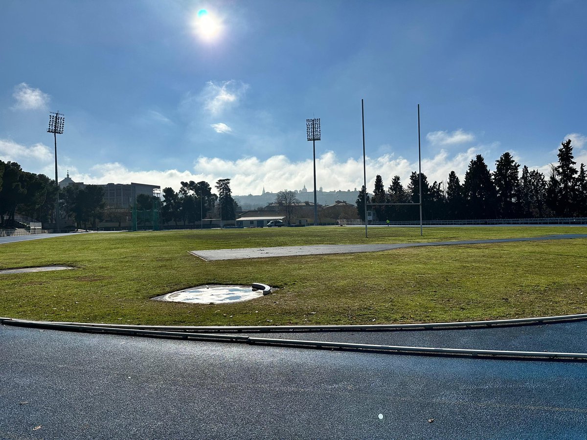 ToledoAyto's tweet photo. 🏃🏻‍♂️ La pista de atletismo de la Escuela Central de Educación Física estará dedicada al atleta Fernando Fernández #Gaitán ✅

👉🏼 Os invitamos a acudir, el domingo 21 de enero, al homenaje que se rendirá a uno de los atletas más queridos y con más palmarés de la ciudad. https://t.co/ev7NyehBAM