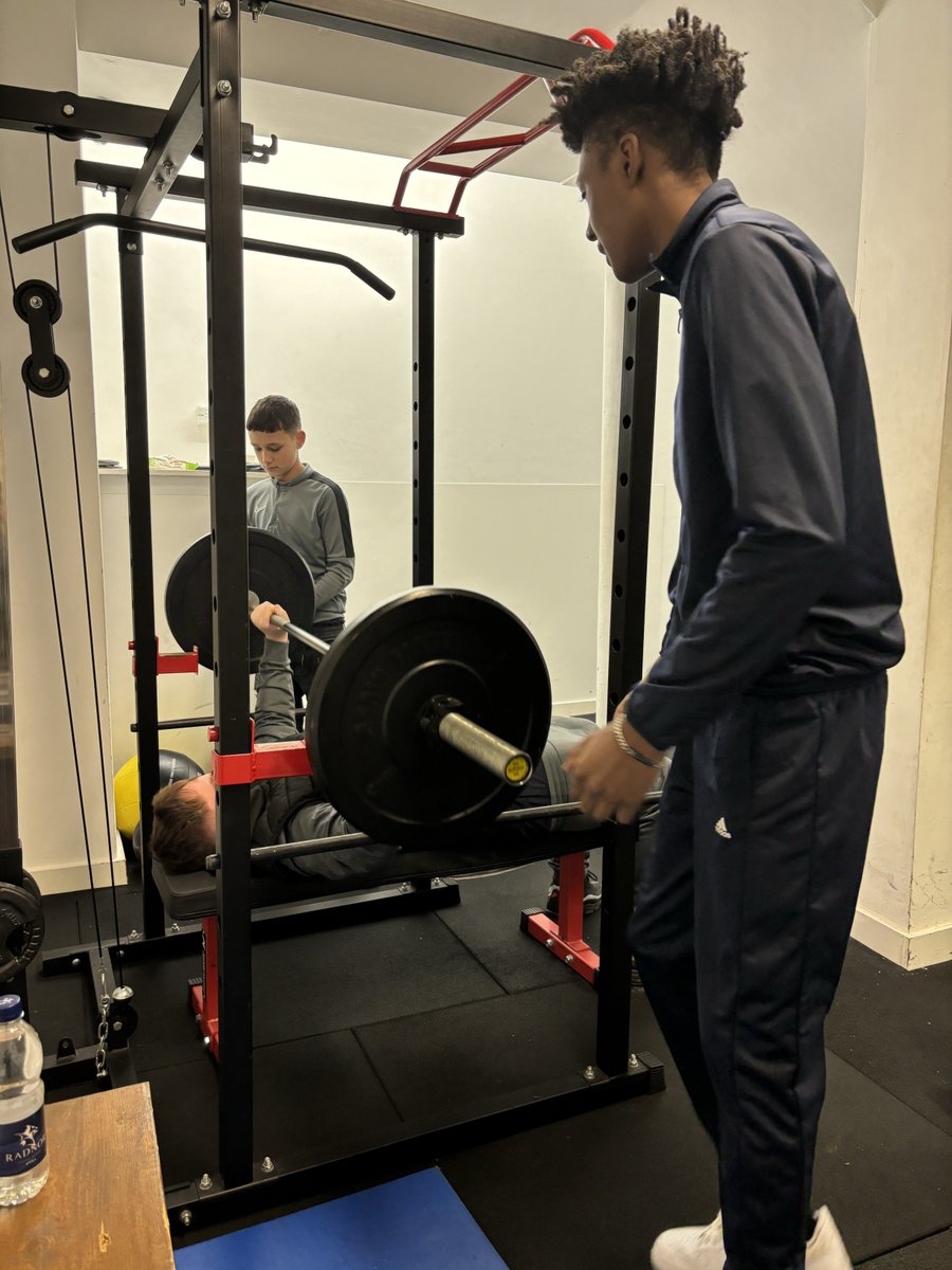 LYRowing's tweet photo. Last week we were up north to see how #ActiveRow Nottingham has kicked off the year!
First we saw @StoneSoupAcad putting in the work with Coach Laura on a circuit &amp; rowing session. 
Then attended the East Midlands Regional Hub meeting hosted by @BritishRowing  
Successful Trip ✅ https://t.co/NZePBpG9JJ