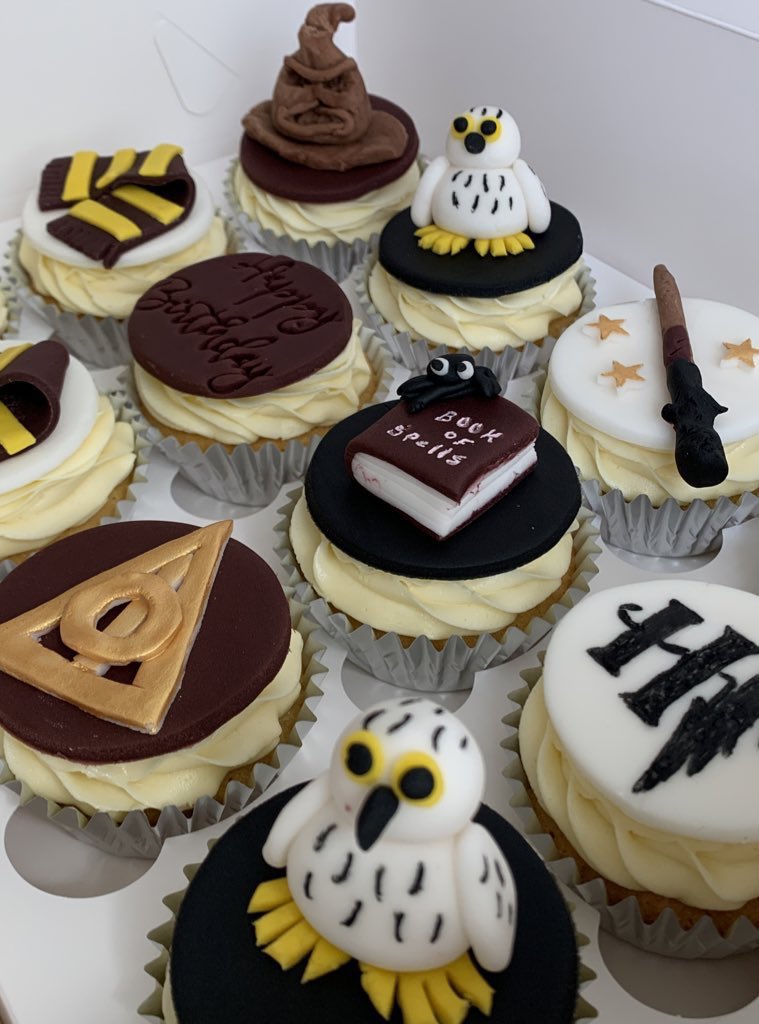 poppyscupcakes's tweet photo. Harry Potter inspired cupcakes from Poppy’s…
Tell:07824 705364 or DM
#firsttmaster #HarryPotter #cupcakes #shopindie #London #EarlyBiz https://t.co/3k9jp20ANE