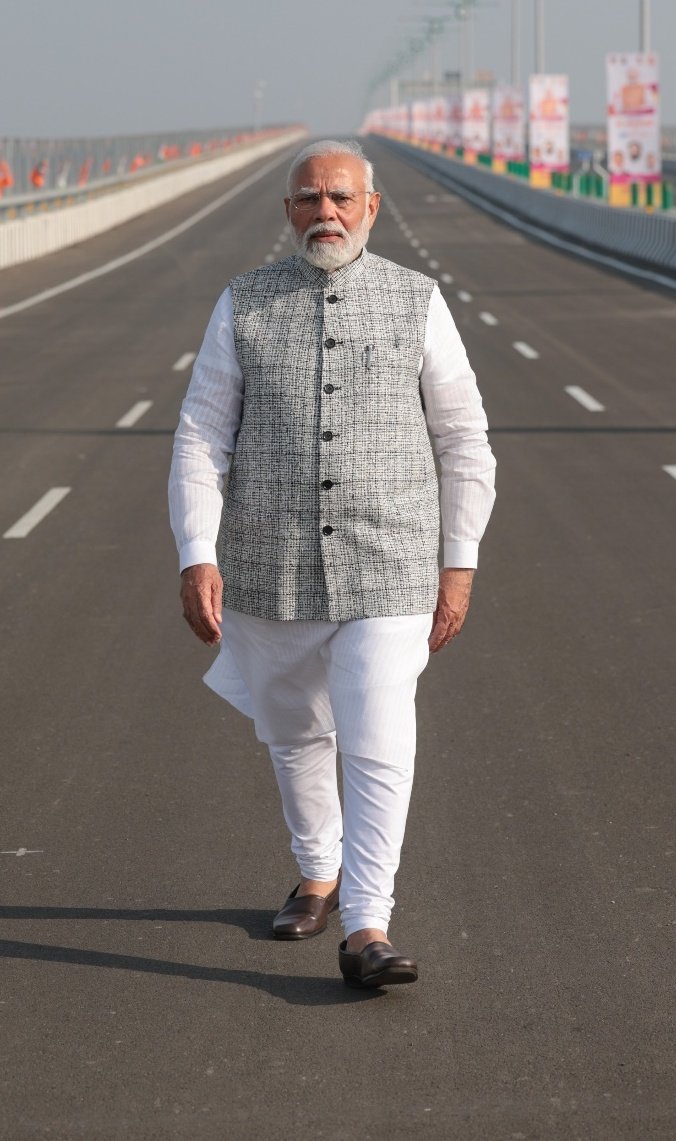 2024 में कौन होगा भारत का प्रधानमंत्री???

     रिट्वीट = राहुल गांधी        लाईक = नरेंद्र मोदी