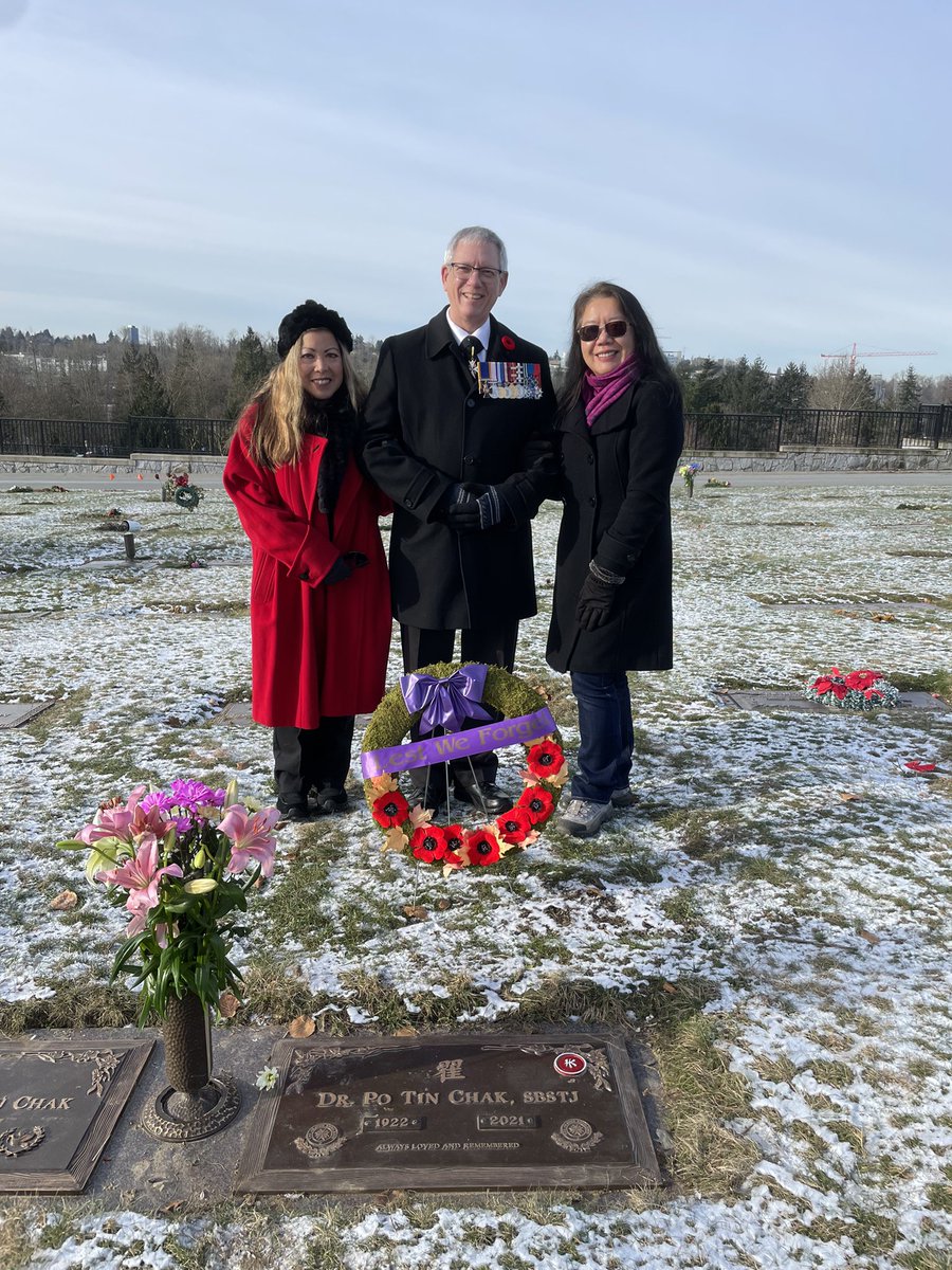 richardliu18's tweet photo. 2/2…and Dr. Po Tin Chak, now resting in #Burnaby. Remarks were made w/heartwarming #storytelling, followed by a wreath laying at both sites.
#LestWeForget #NoublionsJamais #CanadaRemembers #LeCanadaSeSouvient
#ProFide #ProUtilitateHominum
#FortheFaith #IntheServiceofHumanity https://t.co/PFxCwBTfPv