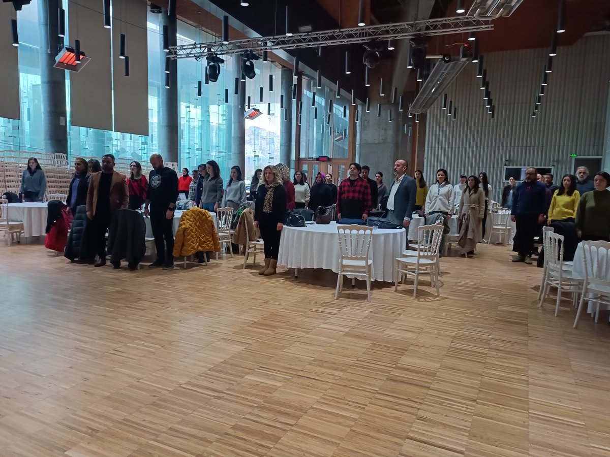 harezmimodeli34's tweet photo. Hârezmî Eğitim Modeli Deneyim Paylaşım Toplantılarının ilki Eyüpsultan Kültür Sanat Merkezi'nde dört ilçenin katılımıyla Şehitlerimiz için Saygı Duruşu akabinde İstiklal Marşı ile  başladı.
@istanbulilmem 
@MucahitYentur 
@ist_arge 
@DilekMaden11 https://t.co/4fwDcJExh1