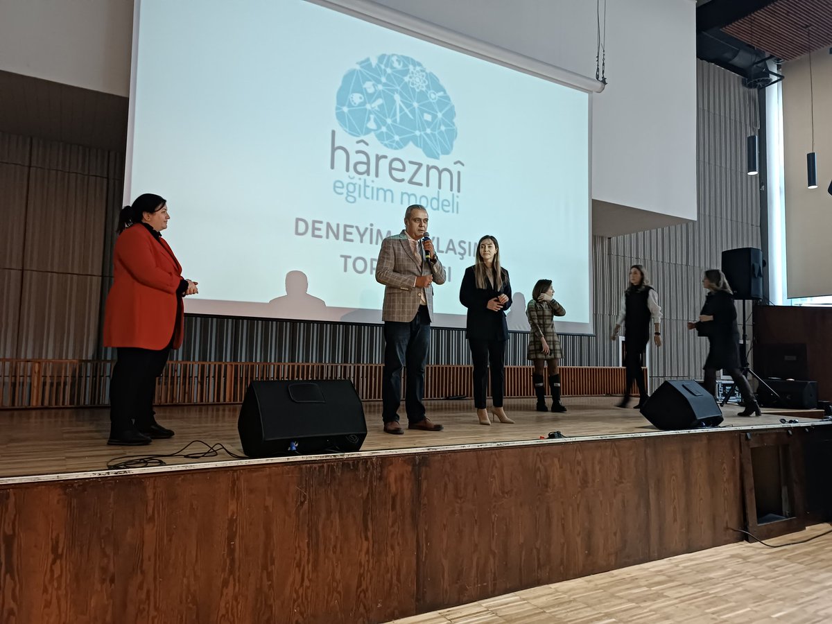 harezmimodeli34's tweet photo. Hârezmî Eğitim Modeli Deneyim Paylaşım Toplantılarının ilki Eyüpsultan Kültür Sanat Merkezi'nde dört ilçenin katılımıyla Şehitlerimiz için Saygı Duruşu akabinde İstiklal Marşı ile  başladı.
@istanbulilmem 
@MucahitYentur 
@ist_arge 
@DilekMaden11 https://t.co/4fwDcJExh1
