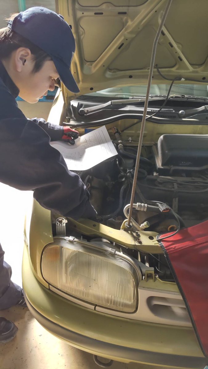 TIST_Automobile's tweet photo. 自動車整備工学科一年生の実習です😊車の各部電装品の脱着作業やってます👍寒いけど頑張ろう🔥#筑波研究学園専門学校　#整備士国家資格　#自動車整備大学校　#自動車整備　#自動車整備専門学校　#板金　#塗装　#自動車修理　#自動車整備士　#国家資格整備士　#メカニック　#tist https://t.co/G3zZnzyd6b
