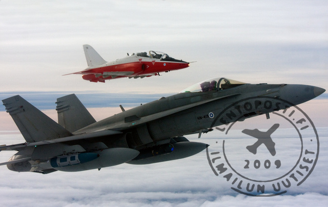 Ilmavoimien Hawk- ja Hornet-ohjaajat ottavat jälleen mittaa toisistaan kaartotaistelussa Tikkakoskella lentoposti.fi/uutiset/ilmavo… #ilmavoimat #Hawk #Hornet #dogfight #ilmask #turpo