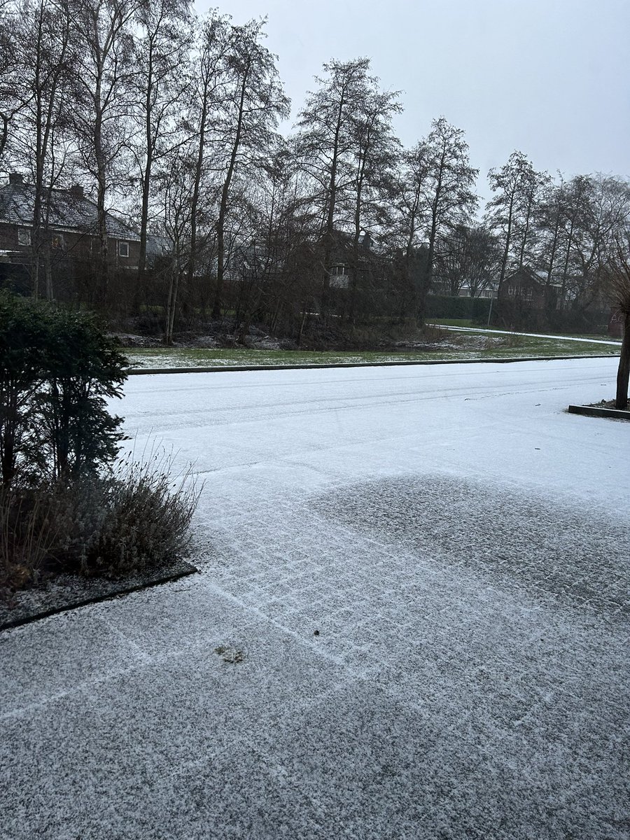 Het noorden kleurt wit! sneeuw in Eelde!😊 #sneeuw