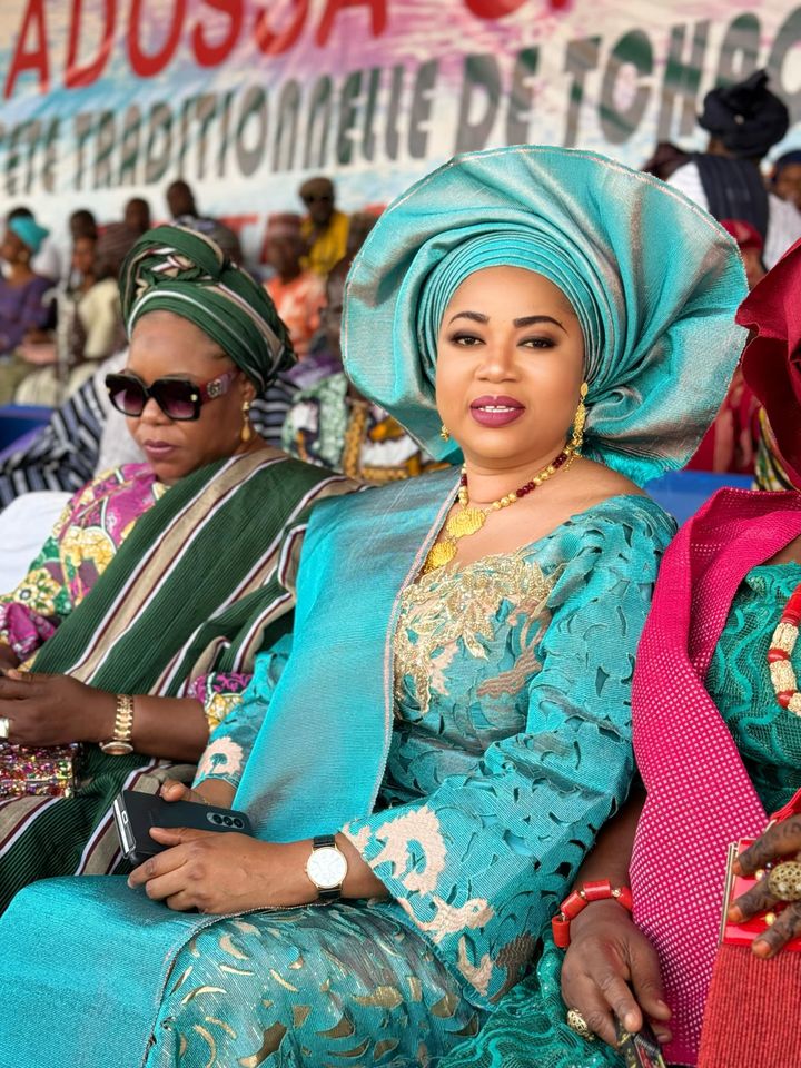 Les rideaux de Adossa Gadao 2024 dans la préfecture de Tchaoudjo sont tombés.Merci à nos chefs traditionnels et à nos autorités pour le bon déroulement des manifestations. Vive la tradition ainsi que la culture de chaque ethnie.
Vive la préfecture de Tchaoudjo