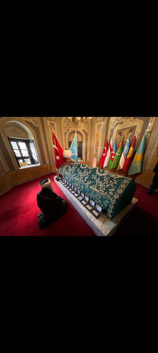 Cübbeli Ahmet Hoca eline yeni bir asa aldı yeni bir yola girdi selametle hayrolsun İnşaallah