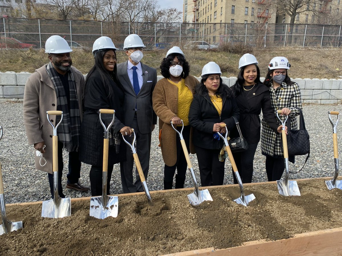 BPGibson2025's tweet photo. #Flashback - Our new public school in #Highbridge will soon open its doors to hundreds of middle school scholars and educators. Excited for the official opening this Fall. #Bronx #CSD9 https://t.co/Ahv9Jocz0R