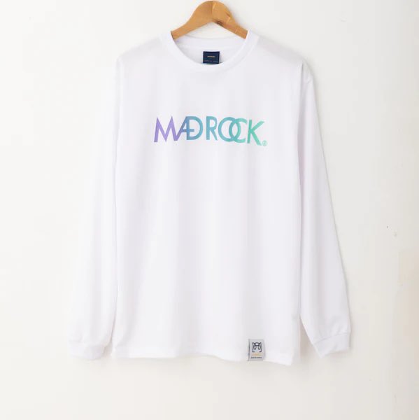 MADROCK_tokyo's tweet photo. 【製品情報】MADROCKロゴロングTシャツ"GRADATION"
オンラインストアで好評販売中！
ロゴを3色にグラデーションしたグラフィックで、シンプルでありながら鮮やかなカラーを楽しめるデザインです。シンプルなバスパン、派手なバスパンどちらともスタイリング可能です！
HPはプロフィール欄をチェック！ https://t.co/FcGsWALWzN