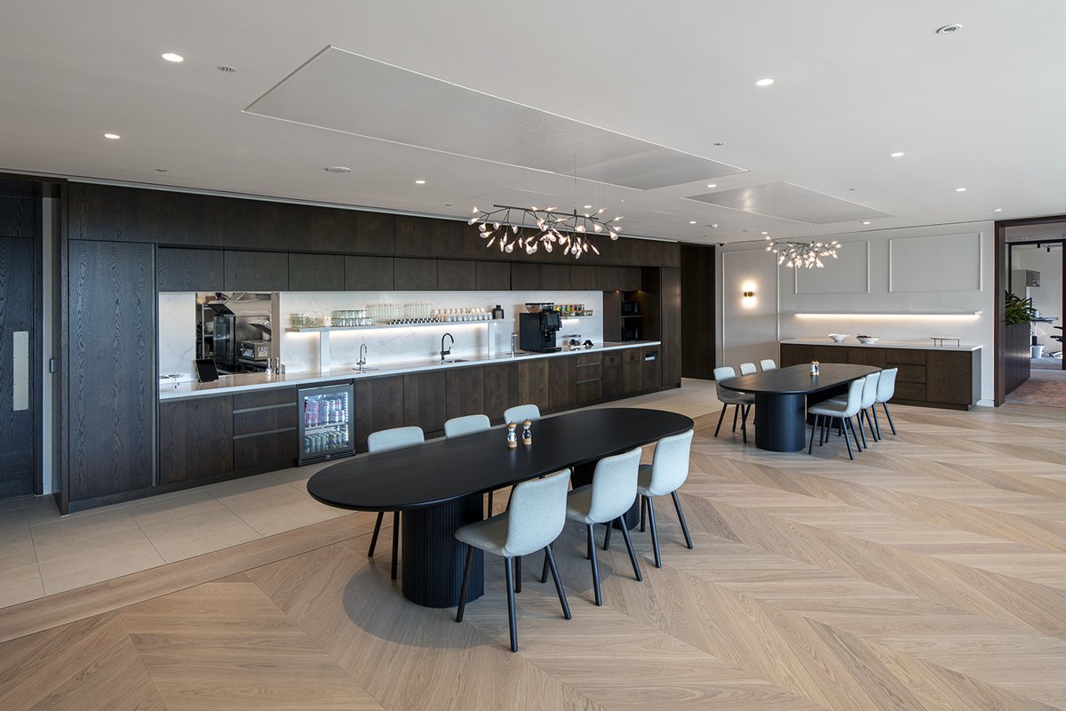 LccPlc's tweet photo. A stunning interior, made all the more stylish with the @havwoods timber that we installed!

An amazing project to work on with @Overburyplc.

#weknowflooring #london #flooring #timber #construction https://t.co/dto6xVPxMw