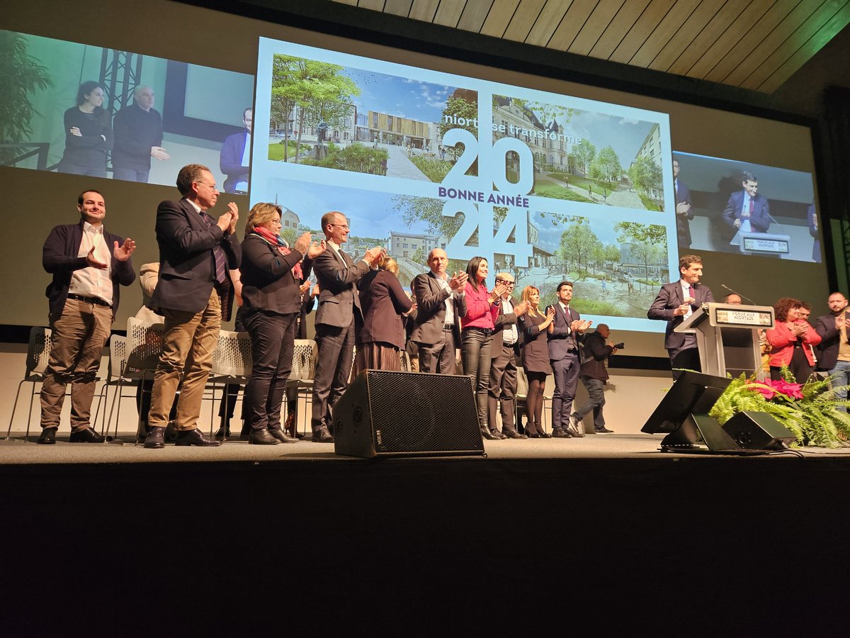 Samedi c'était les vœux du Maire de Niort. Une année 2024 sous le signe de la transformation 👍 Projet gare, suite et fin de Port Boinot, une plus grande inclusion de la nature en ville, les projets immobilier commerciaux du centre-ville, la création d'une foncière commerciale...