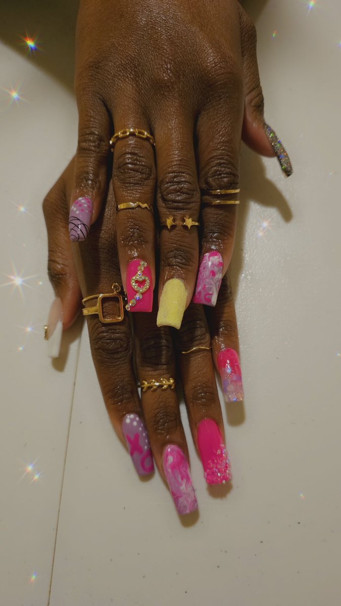 DaphnenoBlake's tweet photo. I really ate, this right on up! Got into it baby!!😍
#beginnernailtech #scnailtech #columbianailtech #blackgirlsdonailstoo #nailart #nailtech #Daphdidthat https://t.co/rJwYhf6oIT