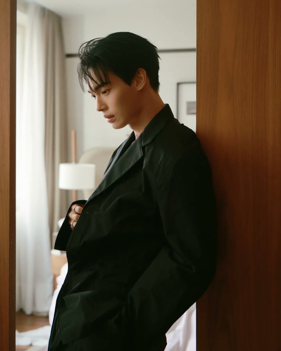 Praewdaily's tweet photo. รวมภาพ "วิน- เมธวิน" Prada Ambassador เข้าร่วมชมรับชมแฟชั่นโชว์ Prada คอลเล็คชั่น Fall/Winter 2024 Menswear @ Prada Fondazione กรุงมิลาน ประเทศอิตาลี

#Prada #PradaFW24 #winmetawin #Praewmag https://t.co/I1Di0Z1ECk