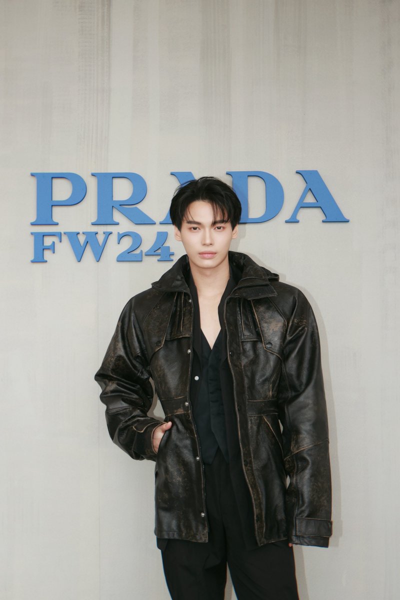 mintmag_th's tweet photo. เก็บตก! ภาพหล่อของ #วินเมธวิน  Prada Ambassador ขณะเดินทางมาร่วมชมแฟชั่นโชว์ Men's Fall Winter 2024 ณ Fondazione Prada มิลาน ประเทศอิตาลีเมื่อค่ำคืนที่ผ่านมา💚 

📸ชมภาพ https://t.co/ncc6kbkBbA

WIN BA PRADA MFW24 
#PradaFW24xWIN 
#winmetawin 
#Prada #PradaFW24
#MintNews https://t.co/P23yqH6Edd