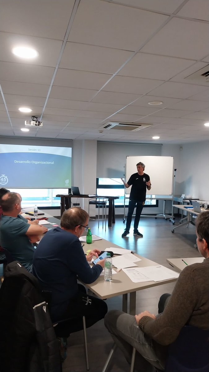 ArchillaCesar's tweet photo. #DesarrolloRugby | Curso de gestión de Clubes. @worldrugby level 1

Euskadi Rugby con su presidente liderándolo, realizar una nueva formación para potenciar el crecimiento de sus clubes.

Protocolos de actuación, planes de acción, desarrollo de actividades… https://t.co/SgxWNJsgsC
