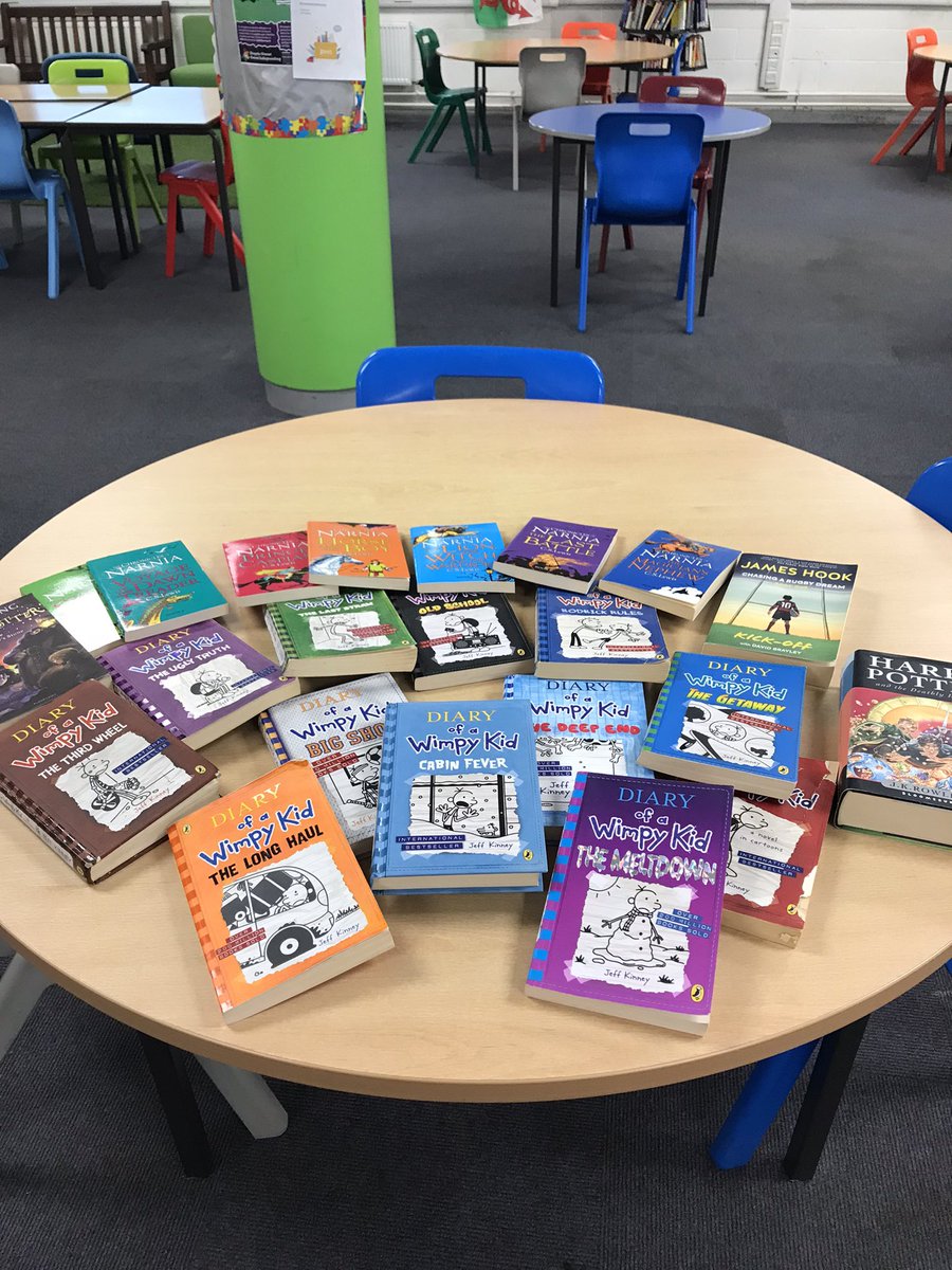 LSPLIBRARY1's tweet photo. A lovely donation of books this morning. Diolch Mr Berry. 📚 https://t.co/aNOLHN90J2