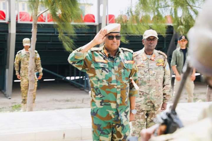 dhoorebbc's tweet photo. #Somalia’s Chief of Defence Forces, Major General Ibrahim Sheikh Muhiyidin, visited the #TURKISOM military academy in #Mogadishu where officers of National Armed Forces are undergoing advanced military courses. https://t.co/hGFIXgzbbH