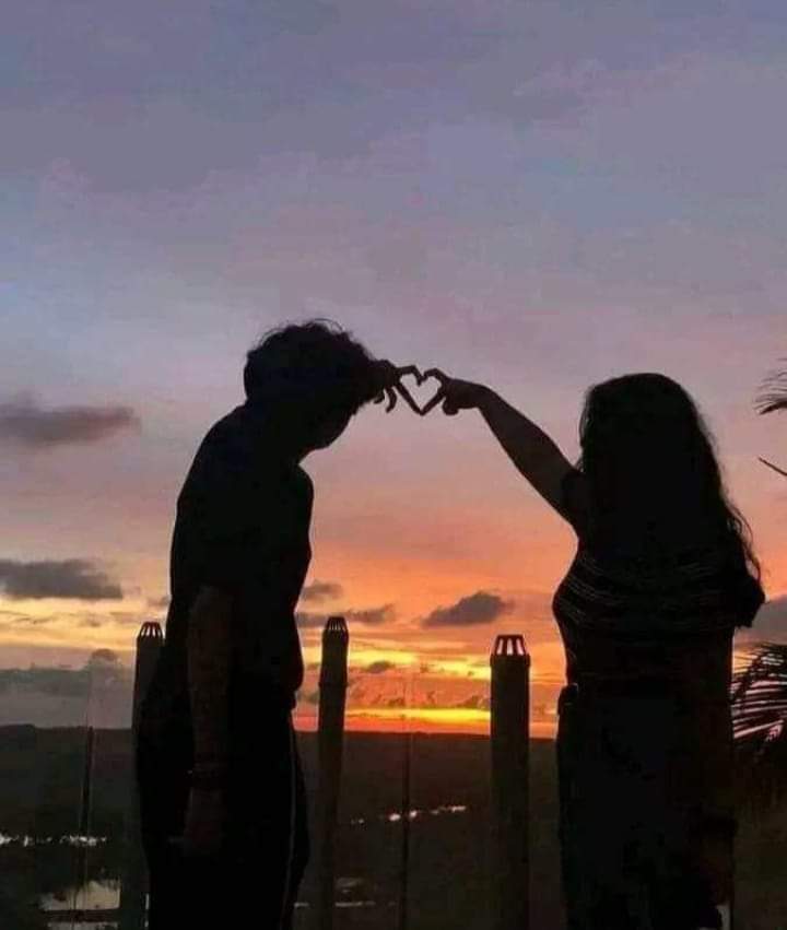 Toxic__zfr's tweet photo. एक हांथ आप मिलाएं एक हम मिलाते हैं
चलो न दोनों मिल कर एक दिल बनाते हैं..!!🫶🏽 https://t.co/dHn7XDzHVF