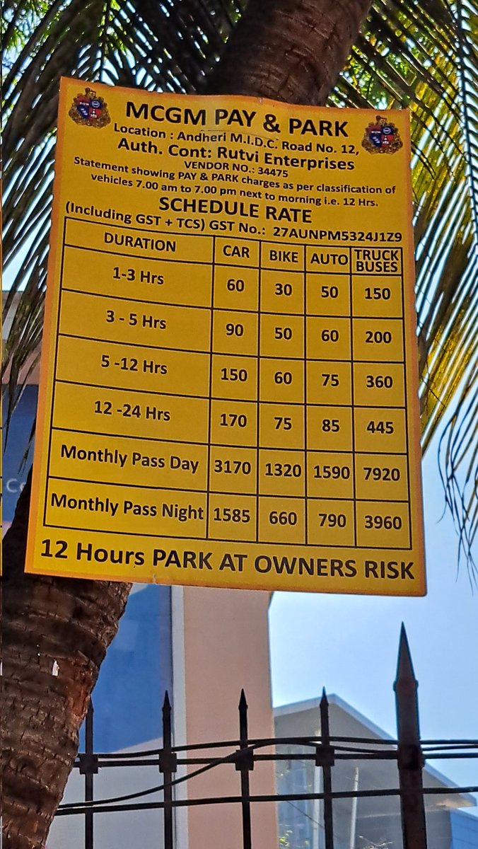 anandvayda's tweet photo. @mybmc Is this authentic? The road is in such a bad condition and on top of that the parking rates are so exorbitantly high and park at owners risk! What's going on here?? Please look into this matter as it is causing inconvenience to so many office goers here. https://t.co/oCb2owka43