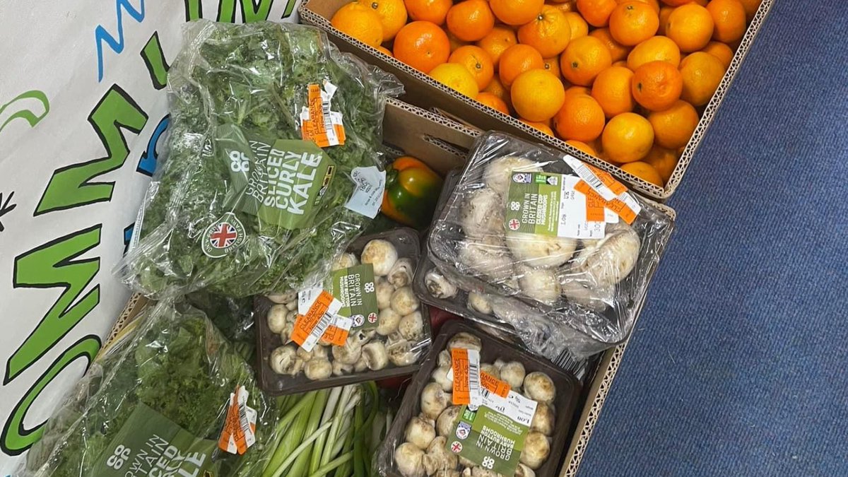 Camborne Community Larder return to Camborne Library on Basset Road this morning from 9.15am 🥦🍊🌶️