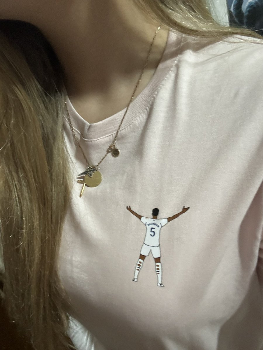 Buenos días!!! Hoy es lunes de gala👐🏾🏆🤍 <a href="/lagradabrand/">LaGrada</a>