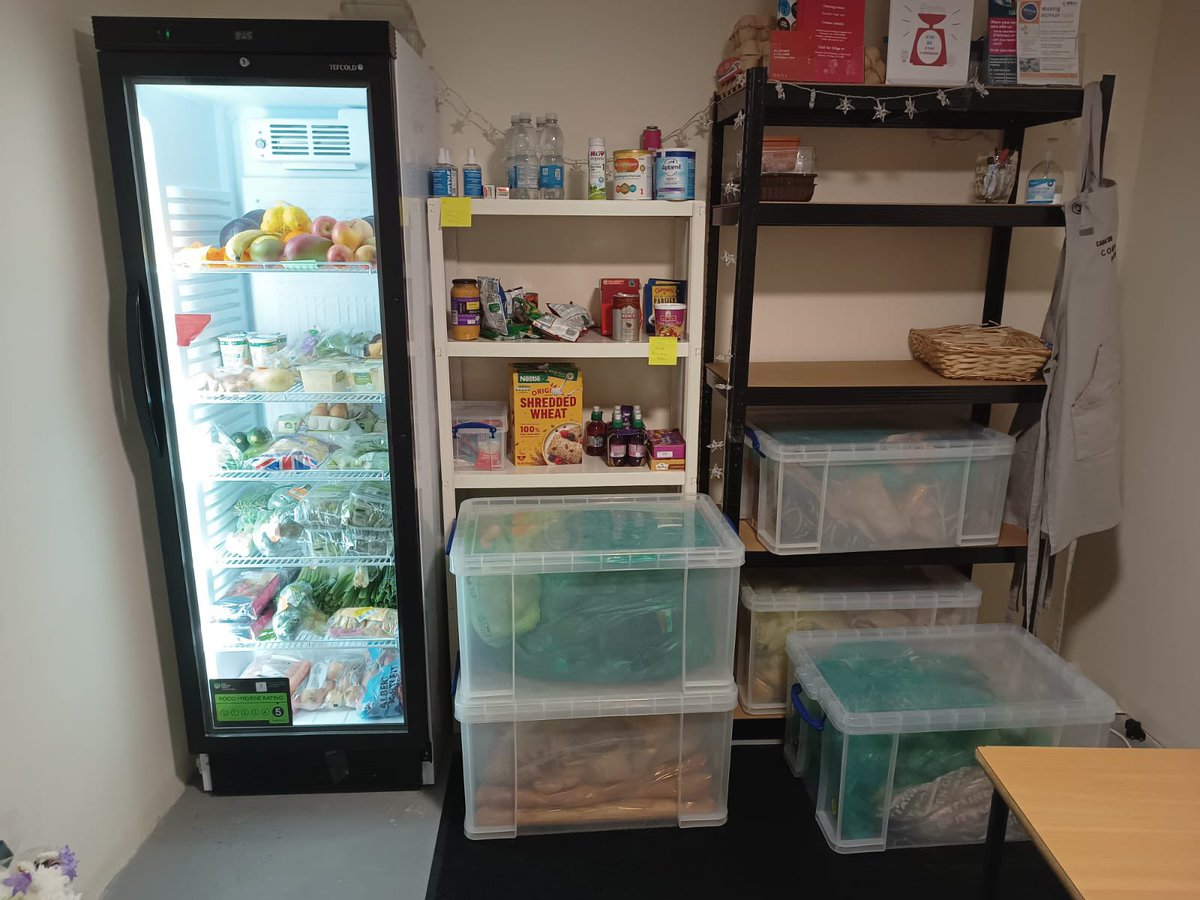 Canalside_chill's tweet photo. It’s a cold but sunny morning, please pop in &amp; see us! 🥶☀️🌞

We have lots of bakery and a fridge of fresh fruit and veg! 

** Please like and share ** 🙏
@MayburyCentre @YorkRoadProject @WokingCA @TrussellTrust 
@hubbubUK @CHLM21 @WokingCoopMP
💚🍅🥦🥕🥖🥨🥯🍓🍎🍍🍞#zerowaste https://t.co/WeXfF26XrR