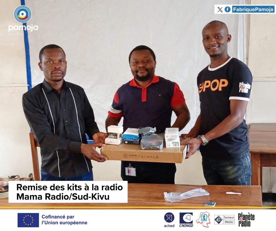 FabriquePamoja's tweet photo. La distribution des kits #Pamoja se poursuit bien auprès des radios partenaires.
A son tour, @MamaRadioRDC de #Bukavu au #Sud-Kivu vient de réceptionner son lot des matériels pour la production des activités du Projet #pamojardc.

#TukoPamoja#fabriquepamoja https://t.co/RteOG9pLqF