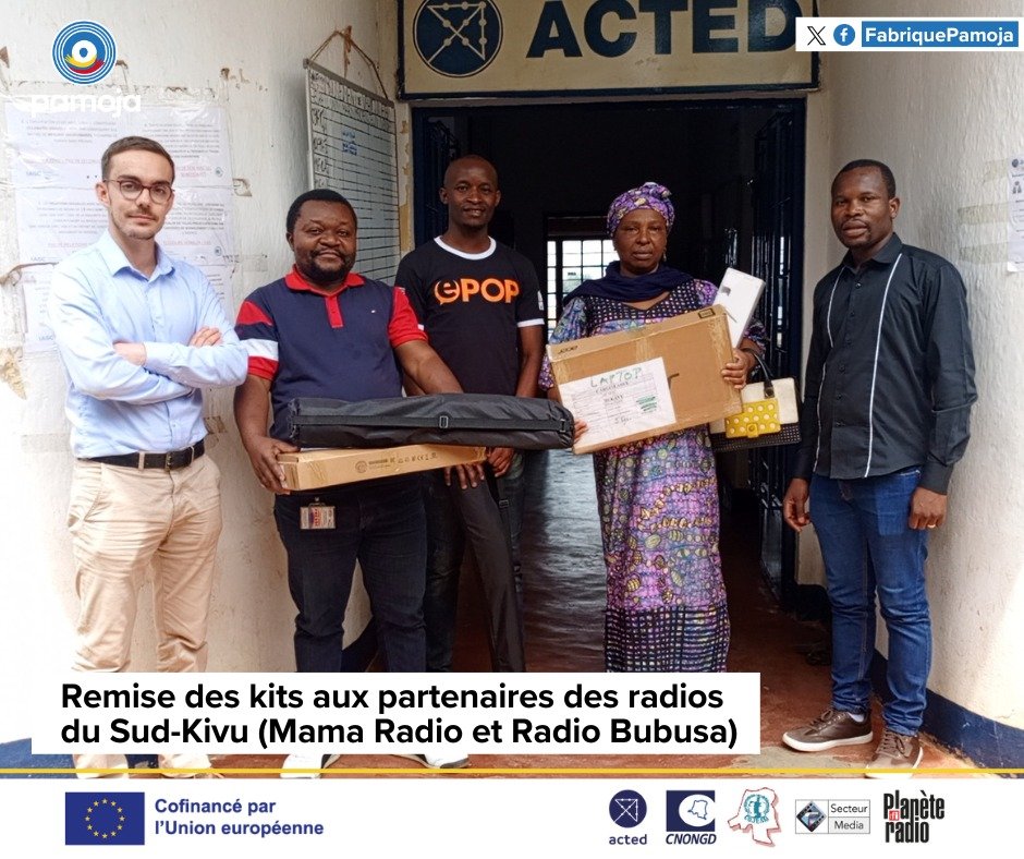 FabriquePamoja's tweet photo. La distribution des kits #Pamoja se poursuit bien auprès des radios partenaires.
A son tour, @MamaRadioRDC de #Bukavu au #Sud-Kivu vient de réceptionner son lot des matériels pour la production des activités du Projet #pamojardc.

#TukoPamoja#fabriquepamoja https://t.co/RteOG9pLqF