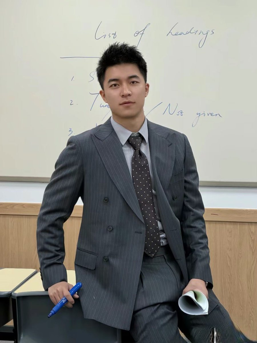 SugaliGopal4's tweet photo. 在职老师 想用大屌塞满每个骚逼 #喜年上 用我的大屌满足你的骚穴 希望你是一个耐操的骚逼
#英文老师 #同城交友 https://t.co/nvK7HLZF1c
