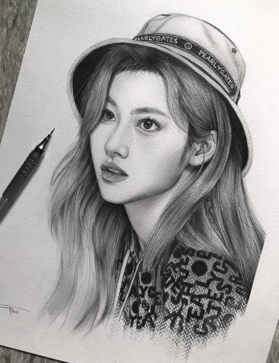 jlflmn's tweet photo. 🖤✨

#TWICE #SANA #트와이스 #사나 #サナ
@JYPETWICE https://t.co/JLRwMtvFCX