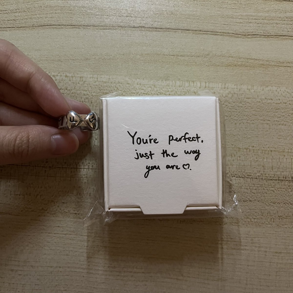 sunnie0915_'s tweet photo. 🇲🇾WTS/LFB
Stray Kids Dome Tour Member Produced Goods
- Felix Ring RM58 ✅

Postage 🚚
WM - RM8
EM - RM15
#pasarskz #pasarskzmy #pasarstraykids #pasarstraykidsmy https://t.co/5BctPfjtjh