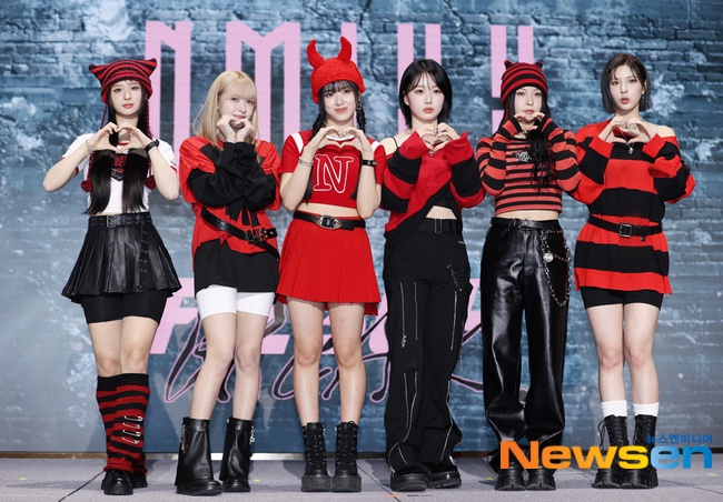 nmixxarchive's tweet photo. #NMIXX 'Fe3O4: BREAK' comeback showcase https://t.co/vayxOFVE6G