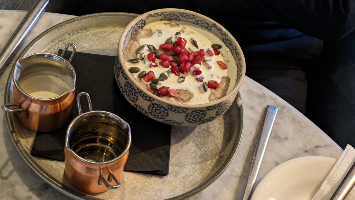 ⓋeganOliⓋe tweet media