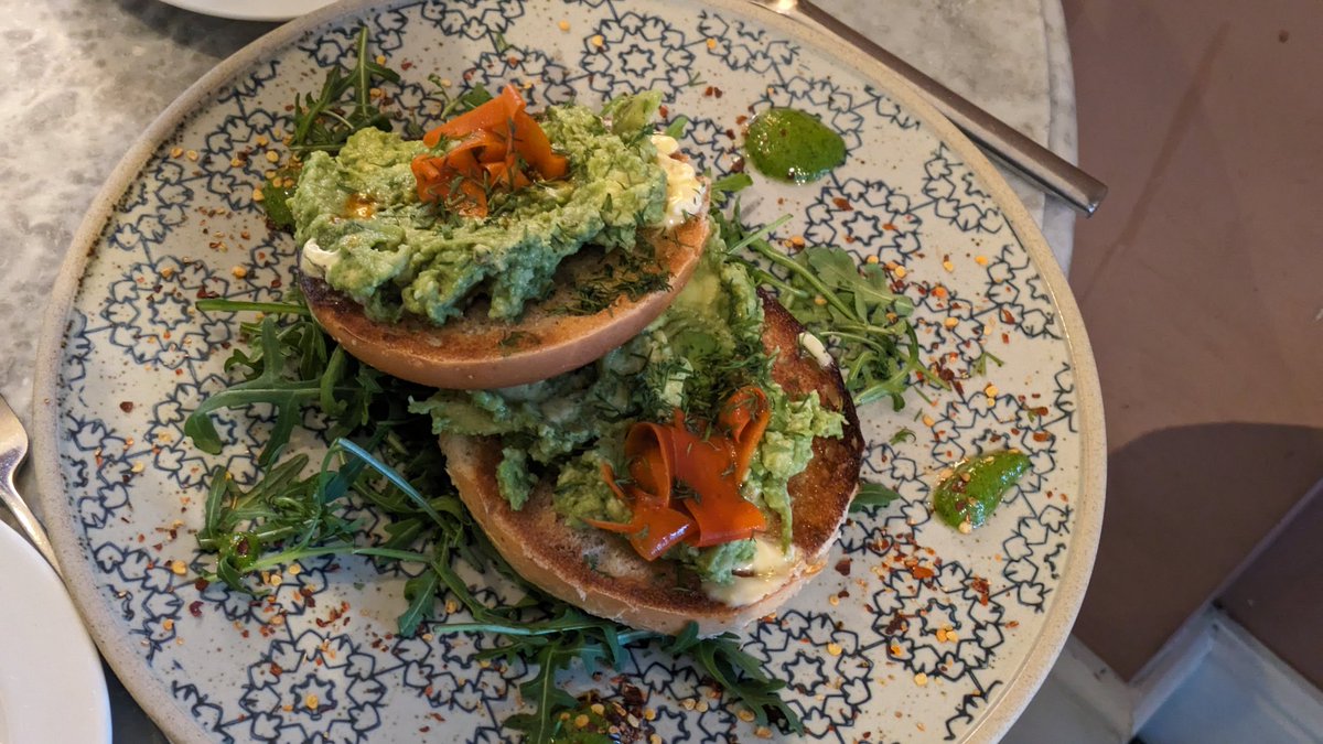 ⓋeganOliⓋe tweet media