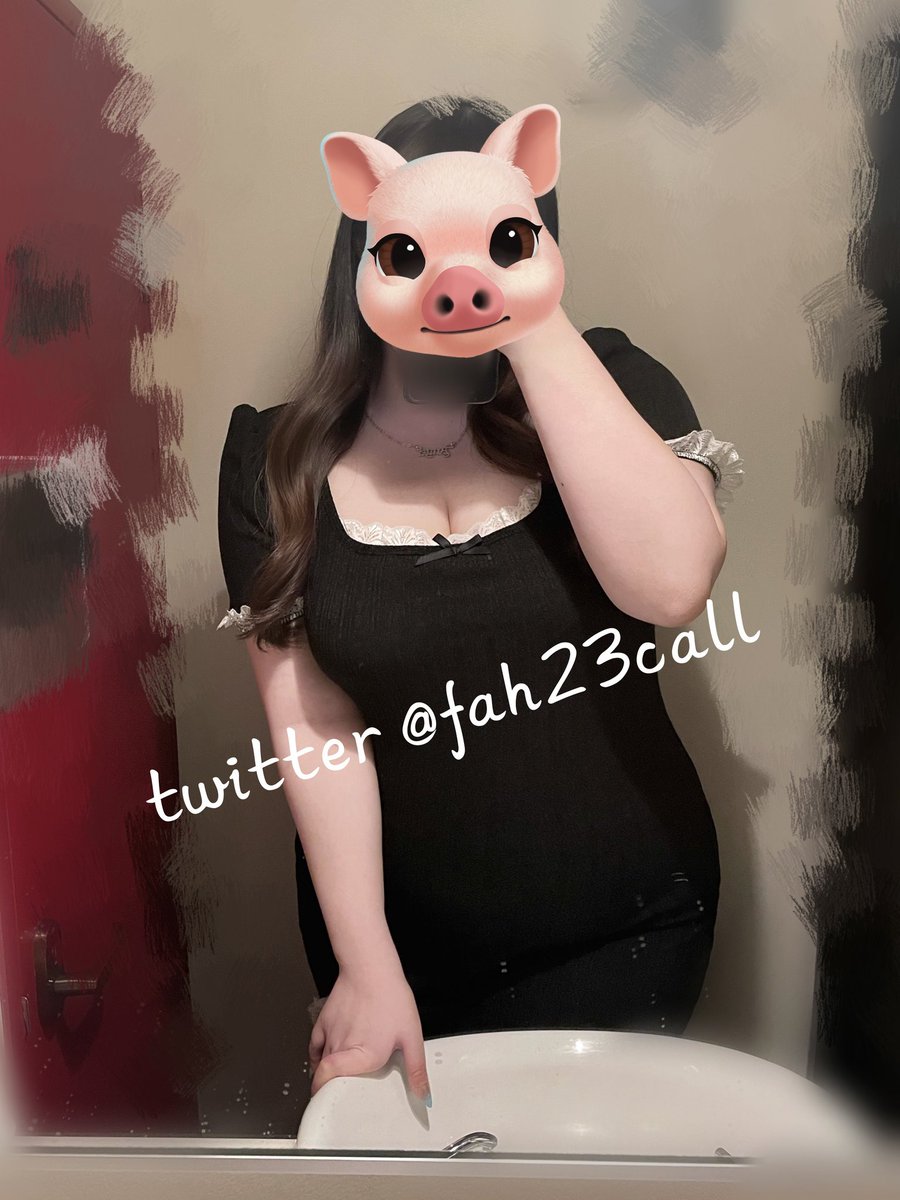 fah23call's tweet photo. ชอบเงี่ยน เวลางาน คาชุดดีไหม https://t.co/ue4GdBlJ5m