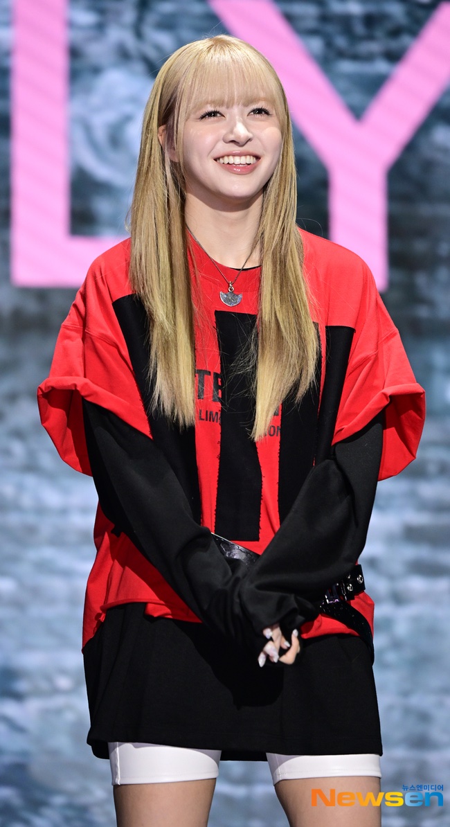 nmixxarchive's tweet photo. #LILY 'Fe3O4: BREAK' comeback showcase https://t.co/t8gvJp040g