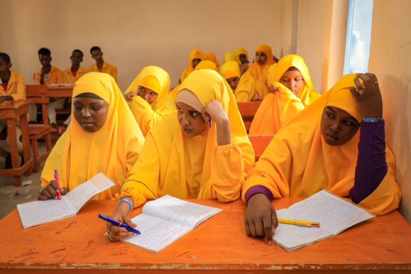 sntvnews1's tweet photo. Local education authorities in the #Mahaas district of #Hiiraan region have announced that over 1000 students now have access to quality education following the construction of three new schools. This initiative was made possible with the support of #USAID. https://t.co/nLXx5hFxcR