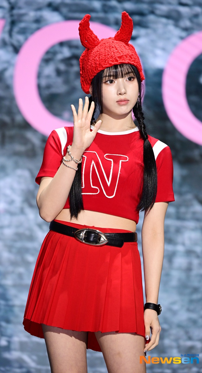 nmixxarchive's tweet photo. #JIWOO 'Fe3O4: BREAK' comeback showcase https://t.co/4DREBmJfHR