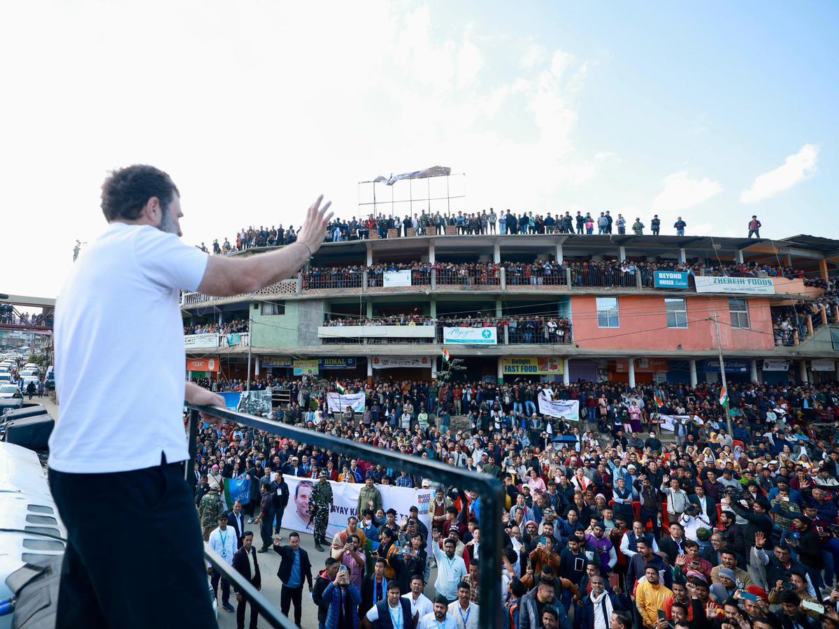 मणिपुर को न्याय की ज़रूरत है, मरहम की ज़रूरत है, राहुल जी को देखने, उनसे मिलने पूरा मणिपुर उमड़ आया है।
#BharatJodoNyayYatra